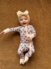 Load image into Gallery viewer, Floral Fawn Zippy